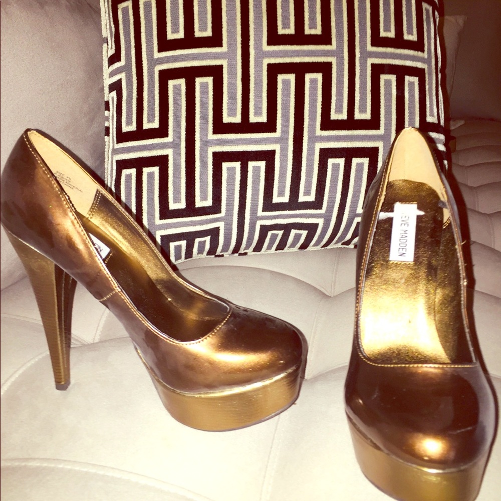 Steve Madden pump